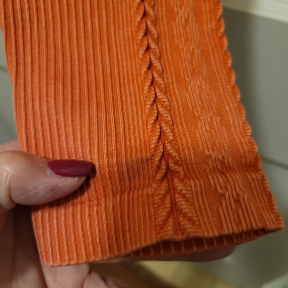 Aerie Small seamless peach cable designed legging - Picture 15 of 16